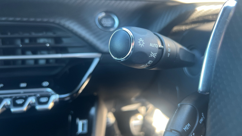 Peugeot 208 1.2 PureTech 100 GT 5dr EAT8 Petrol Hatchback